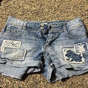 they are kinda short they are blue